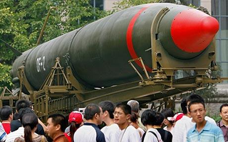 Illustration for article titled Where are all the nuclear weapons located in the world?